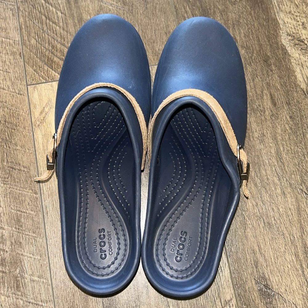 CROCS "SARAH" CLOG MULE DUAL COMFORT NAVY SIZE 8 - Picture 4 of 7